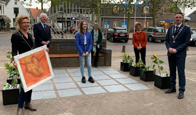 Herdenkingsmonument onthuld Houtens Nieuws Nieuws uit de regio Houten