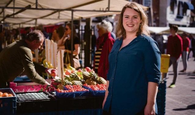 Schuldhulpverlener Resa van den Bunt denkt dat veel mensen door de crisis vastlopen.