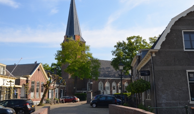 <p>Het kerkplein van Langbroek </p>