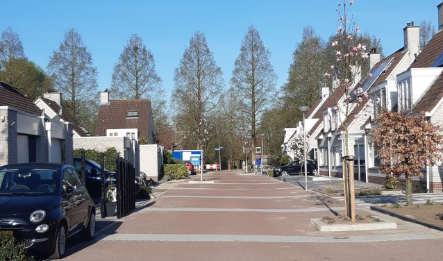 De herinrichting van de wijk Middenveer als woonerf is bijna klaar.