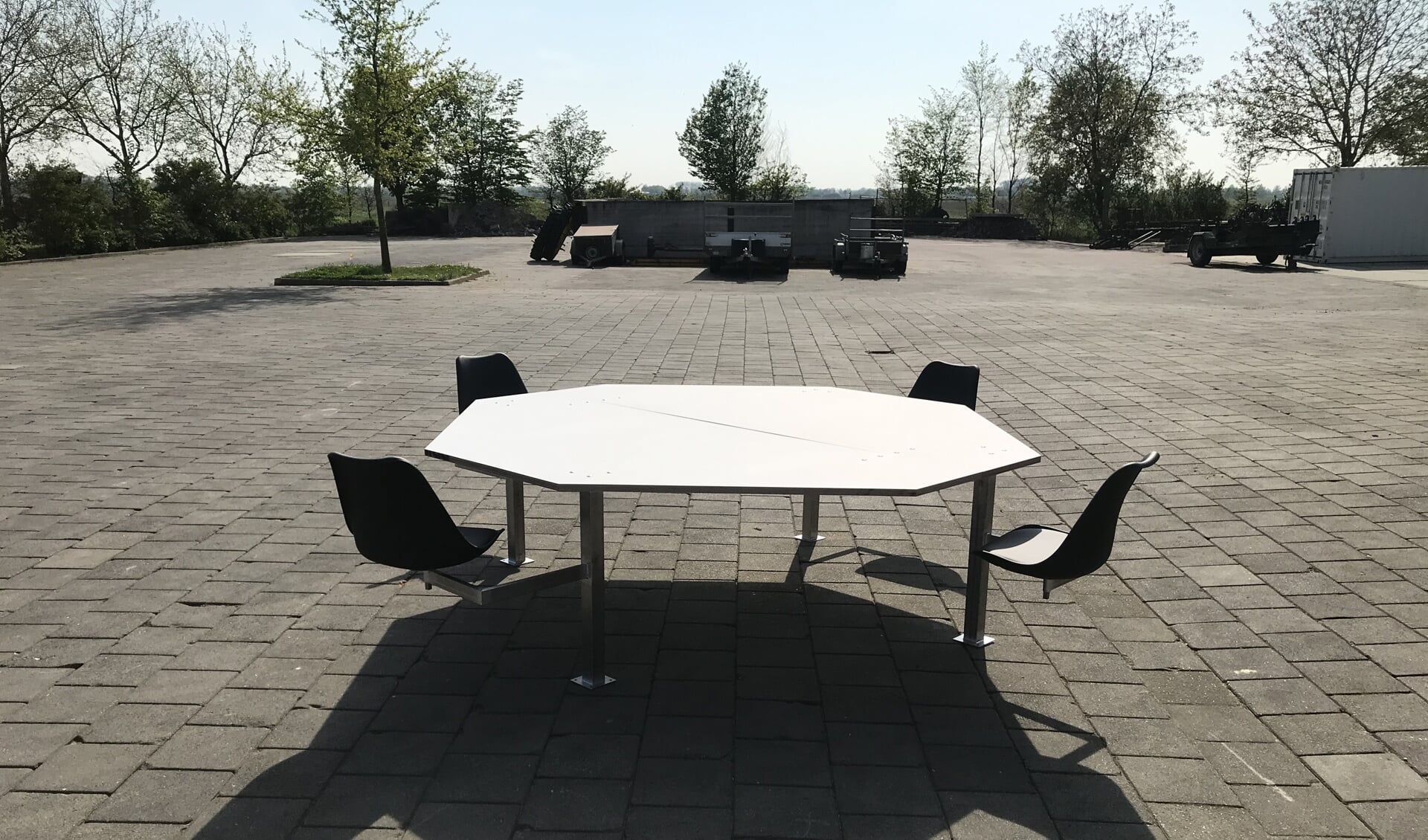 Een afstandtafel