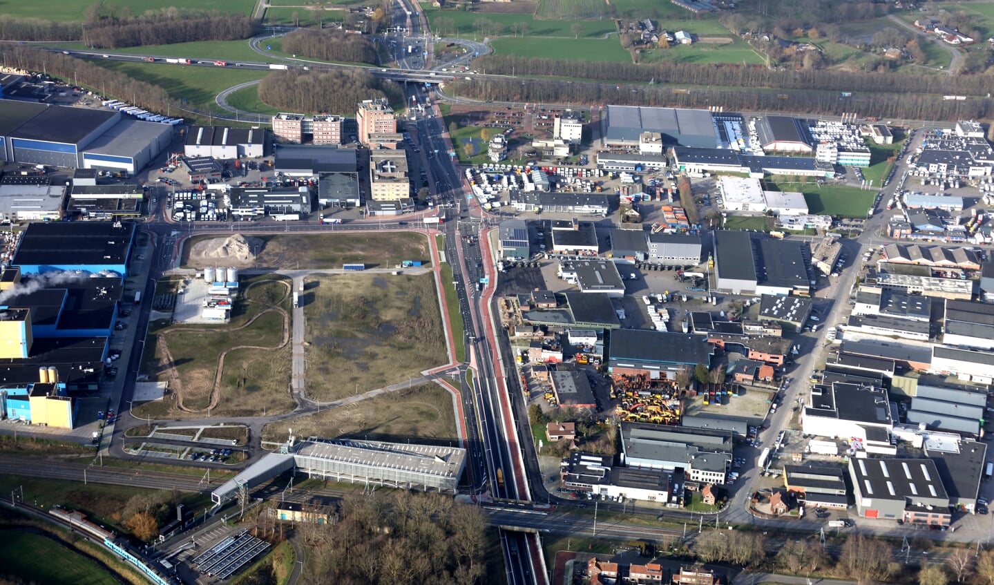 Het Infor-kantoor (rechtsboven) in Barneveld staat vlakbij de snelweg A1.