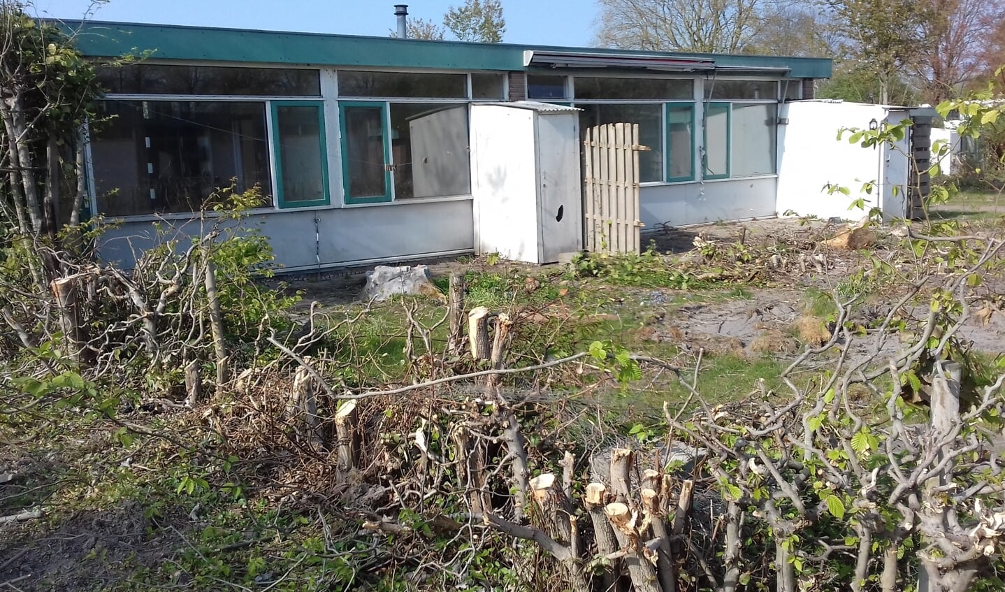 De woningen staan leeg, de bomen en struiken zijn gerooid