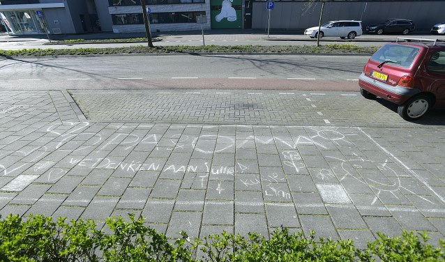 Stoepkrijttekst Deltalaan