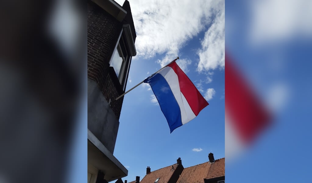 De Nederlandse vlaggen wapperden in de Sliedrechtse straten.
