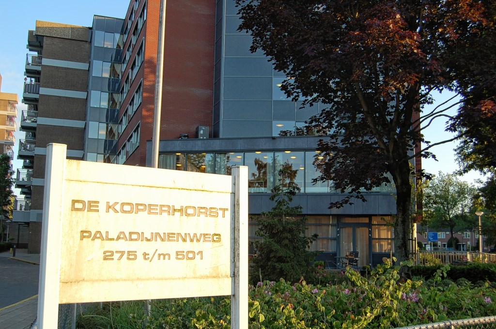 * Archieffoto