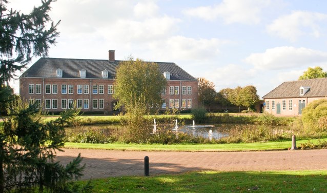 Het hoofdgebouw van voormalig landgoed Nergena