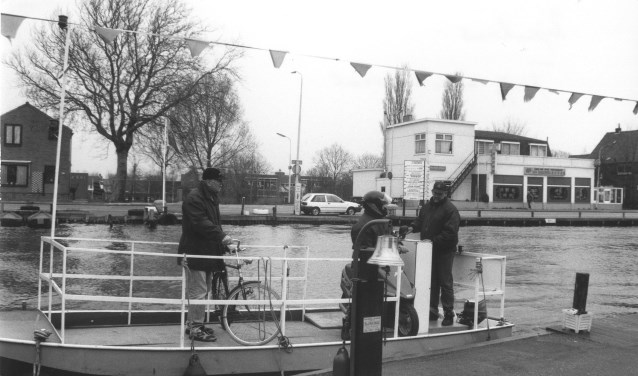 Veerpontje Ringvaart tussen Uiterweg Aalsmeer en Aalsmeerderdijk Rijsenhout - HCNieuws