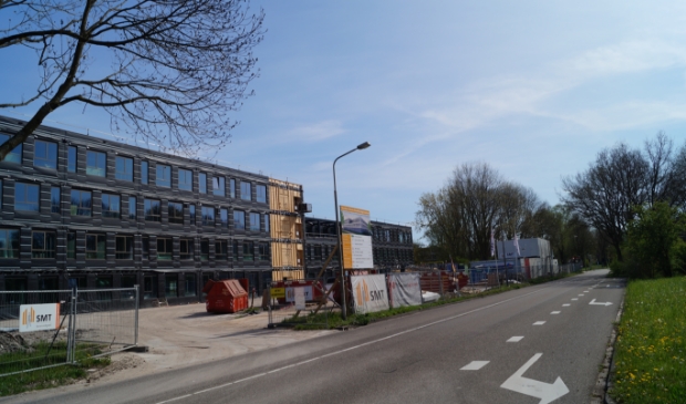 <p>Het nieuwe Hermann Wesselink College is nog in aanbouw.</p>
