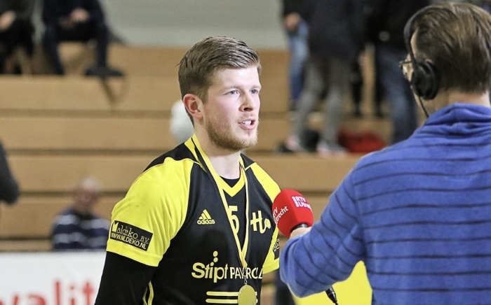 De Bruijn tijdens een interview