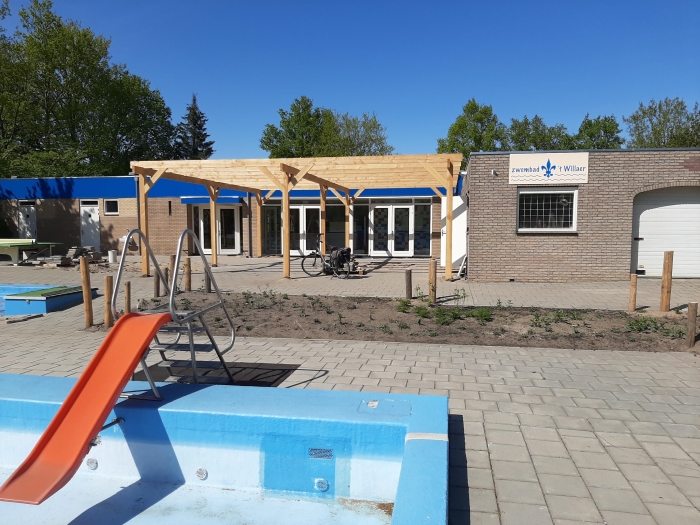 Het nieuwe terras is bijna gereed