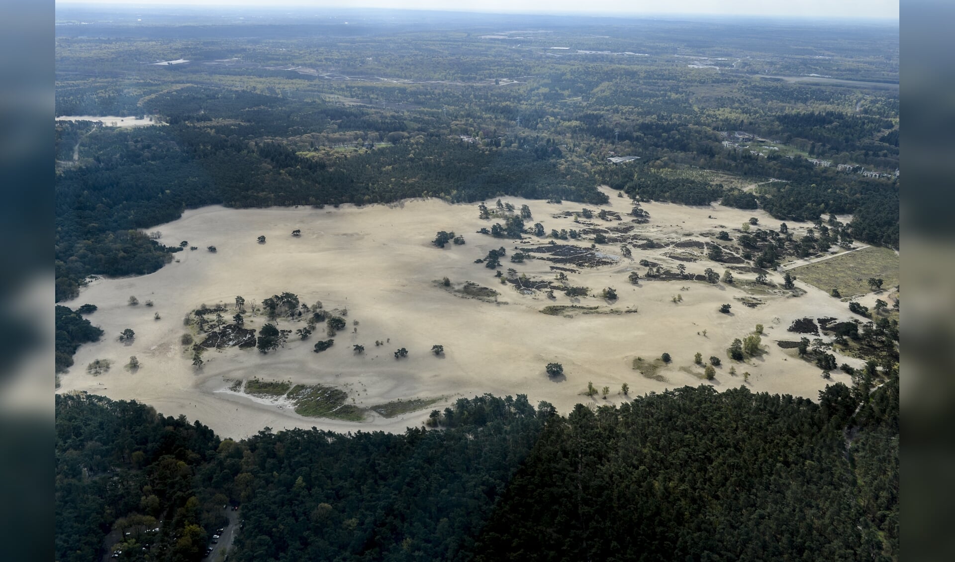 Massaal bezoek in bijvoorbeeld de Soester Duinen is vanwege het coronavirus uiterst ongewenst.