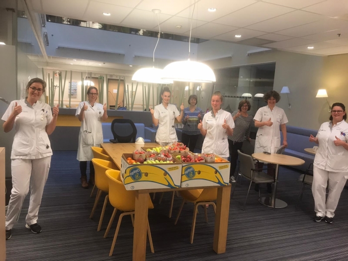 Ontvangst van fruit bij Catharina ziekenhuis Eindhoven