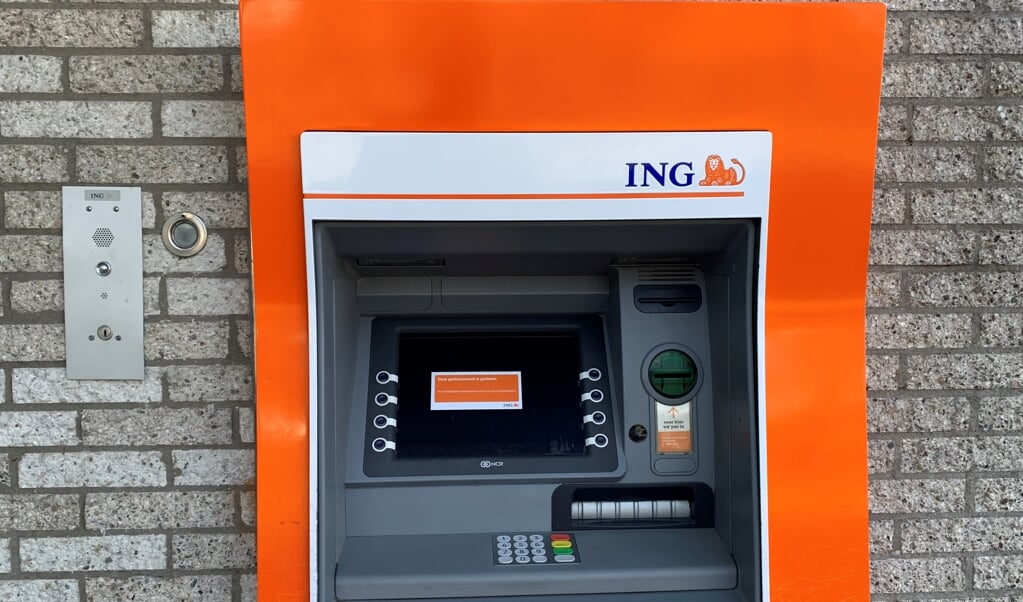 De inmiddels verdwenen geldautomaat van ING op de Brink.