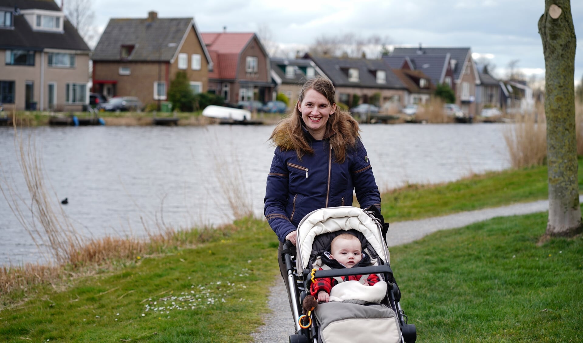 Eugenie en haar zoontje. Ze woont met haar gezin in Uithoorn. 