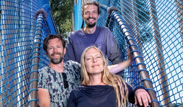 ,,We gaan ervan uit dat ook deze crisis ons nieuwe inzichten geeft en dat we hier sterker uitkomen", aldus Marisja, Antal en Thijs.
