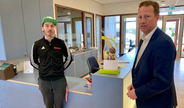 Wethouder Berkhout bezoekt de zes noodlocaties om leraren en pedagogisch medewerkers te bedanken voor hun inzet in deze tijd.