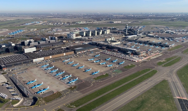 <p>De voormalige Soesterbergse werd, naar nu blijkt, dinsdag al aangehouden op Schiphol en in bewaring gesteld.</p>
