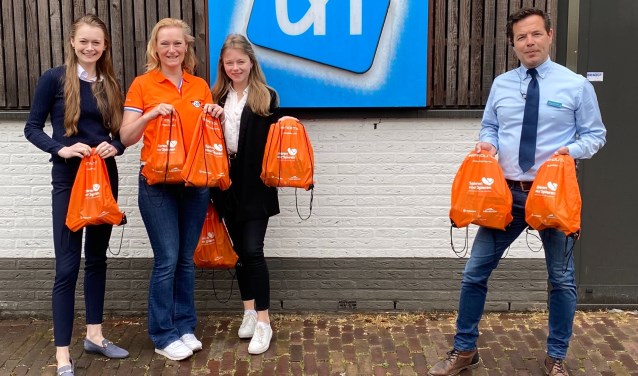 Vakgarage Voskuilen waardeert supermarkt medewerkers van Albert Heijn