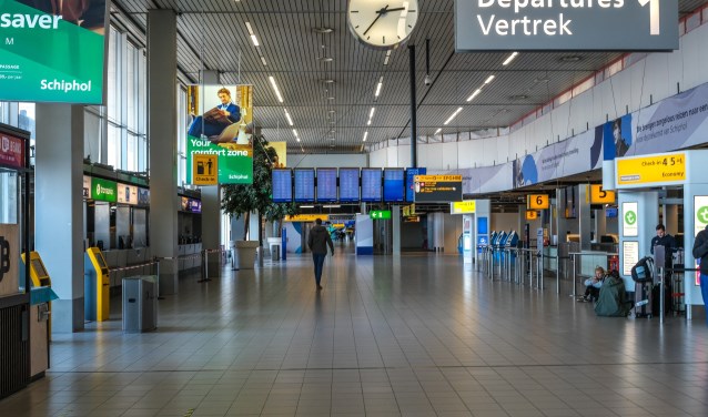 Schiphol Airport is een 'ghost town' tijdens het coronavirus.