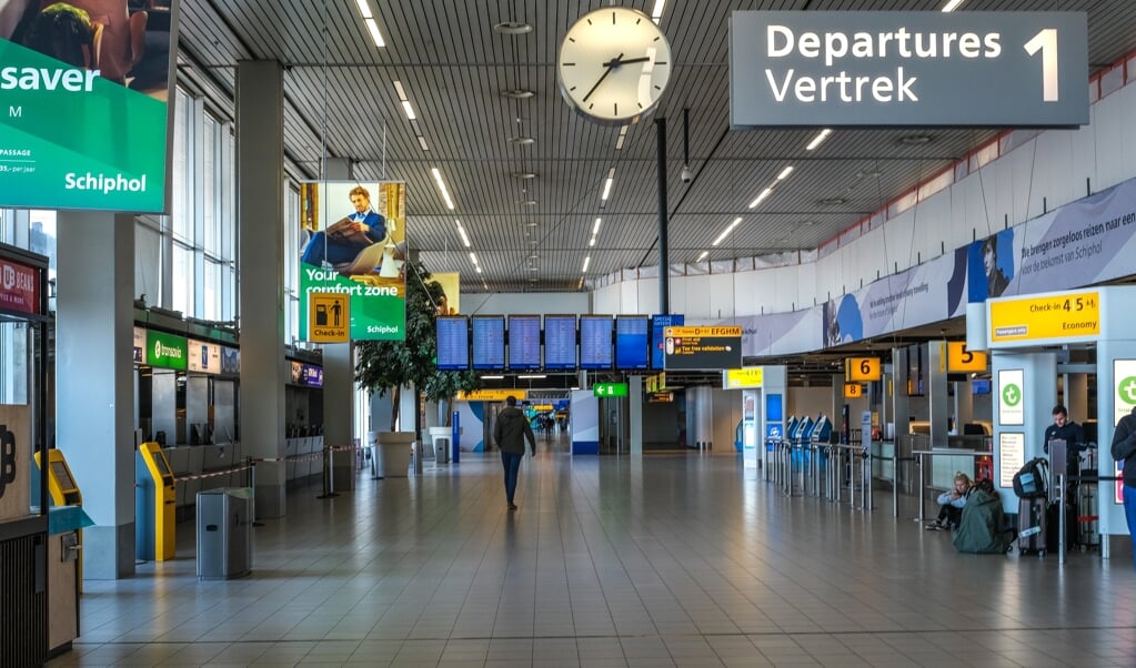 Schiphol Airport is een 'ghost town' tijdens het coronavirus.
