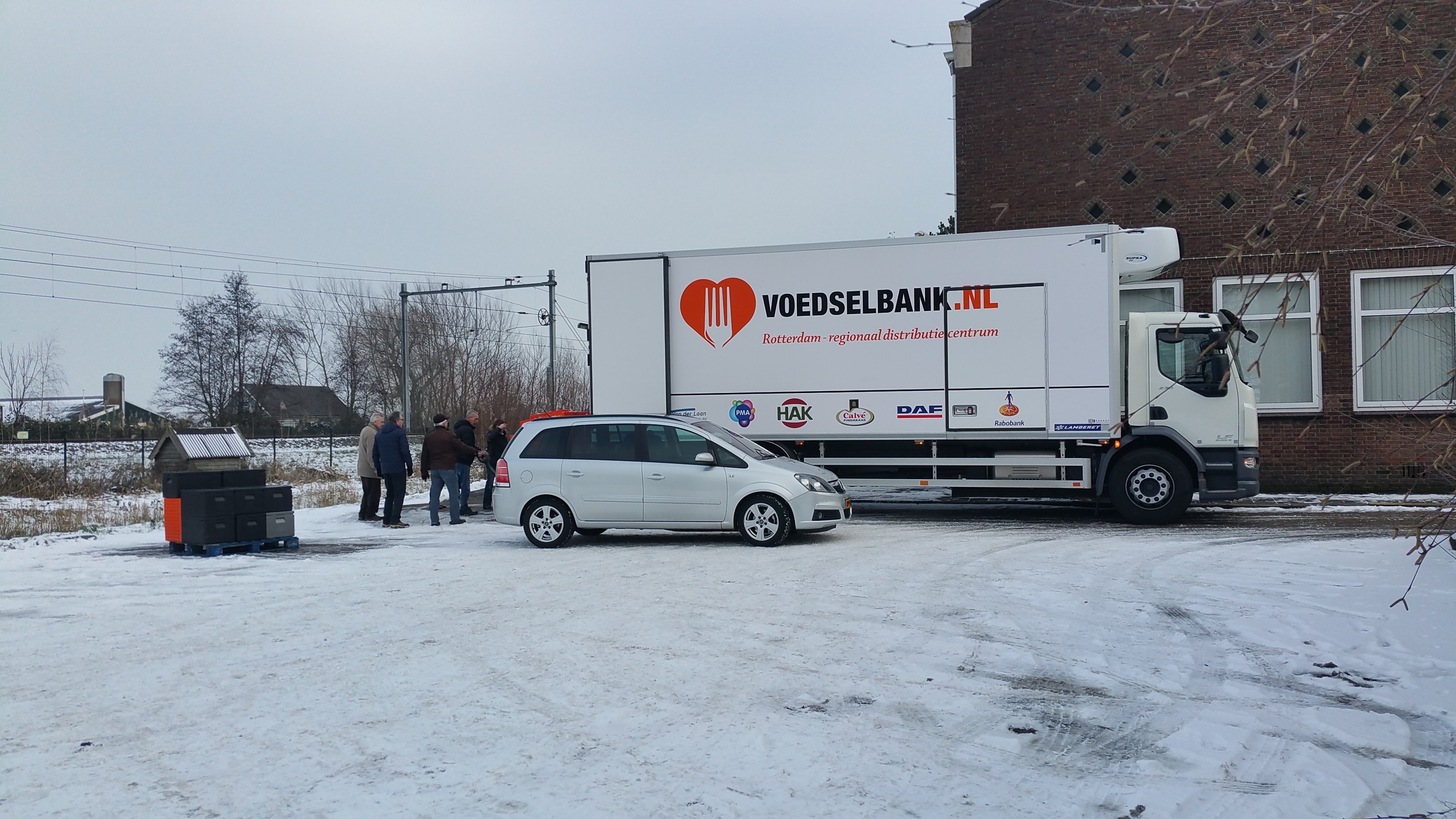 Ontvangst kratten ui depot Rotterdam ,archieffoto