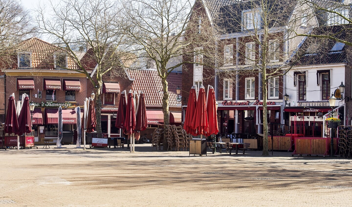 Een verlaten Lieve Vrouwe Kerkhof.