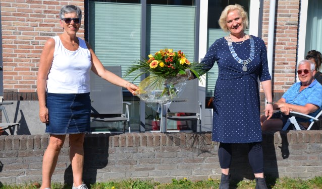 Een bloemetje voor Vera Kramer