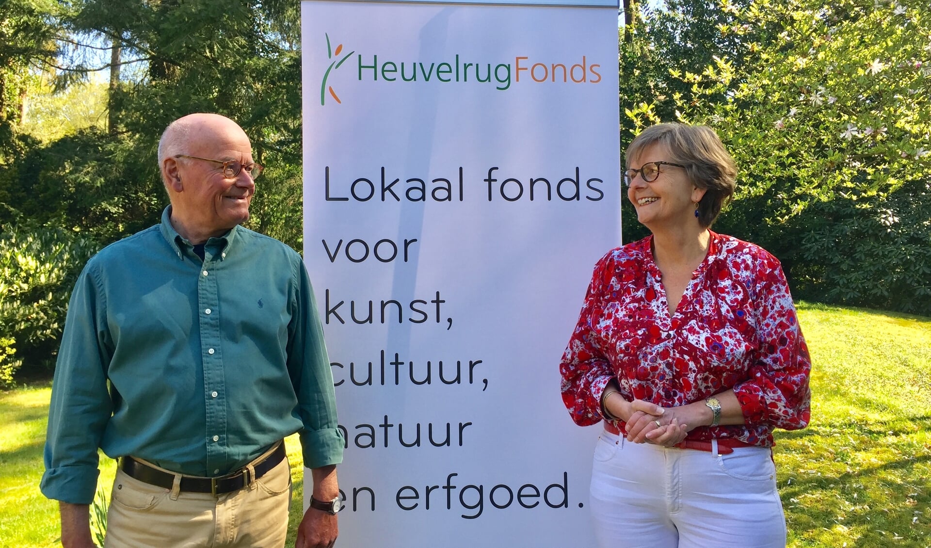 Bestuursleden Joost Kingma en Mechteld van den Beld hopen op veel nieuwe vrienden van het Heuvelrugfonds. 