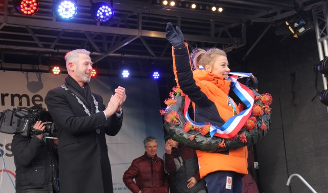 In haar thuisdorp werd Esmee Visser na het behalen van Olympisch goud gehuldigd.
