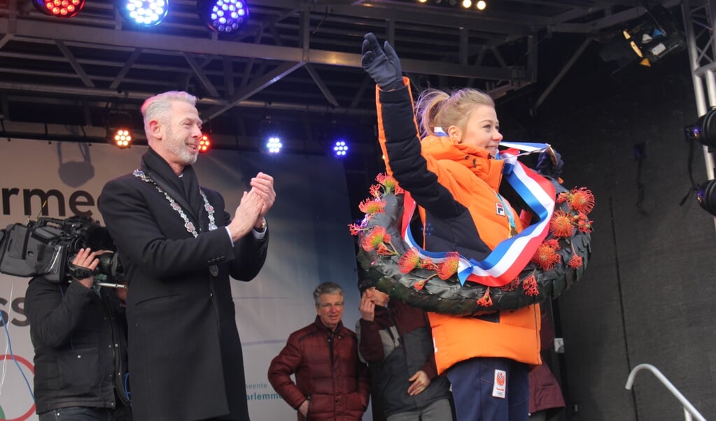 In haar thuisdorp werd Esmee Visser na het behalen van Olympisch goud gehuldigd.