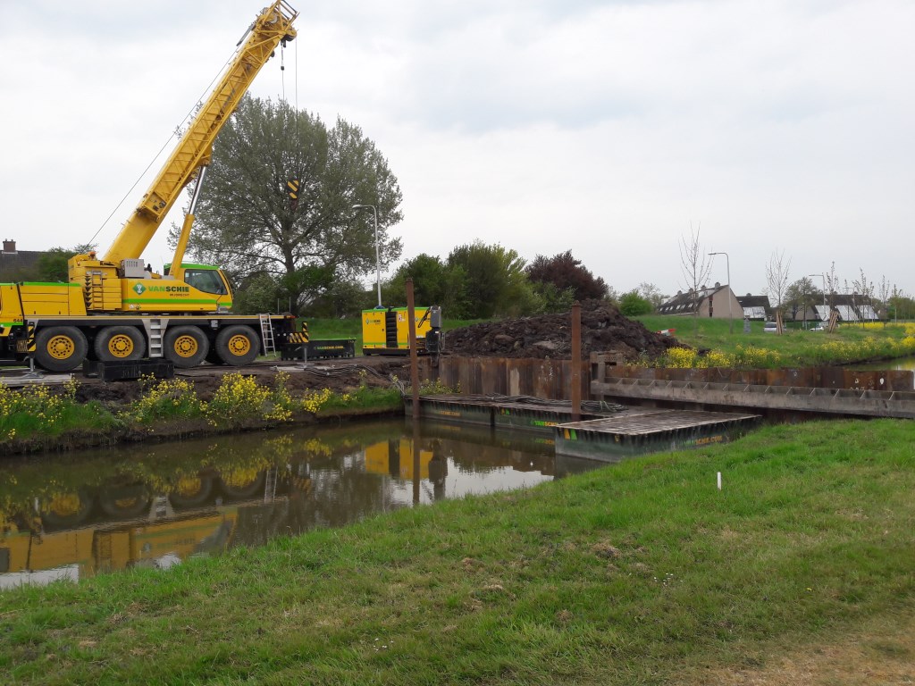 Werkzaamheden voor de nieuwe afslag op de Rondweg: Nieuw Wulven