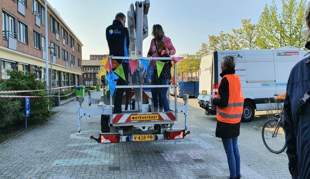 Nicole en Mijntje zijn weer beneden