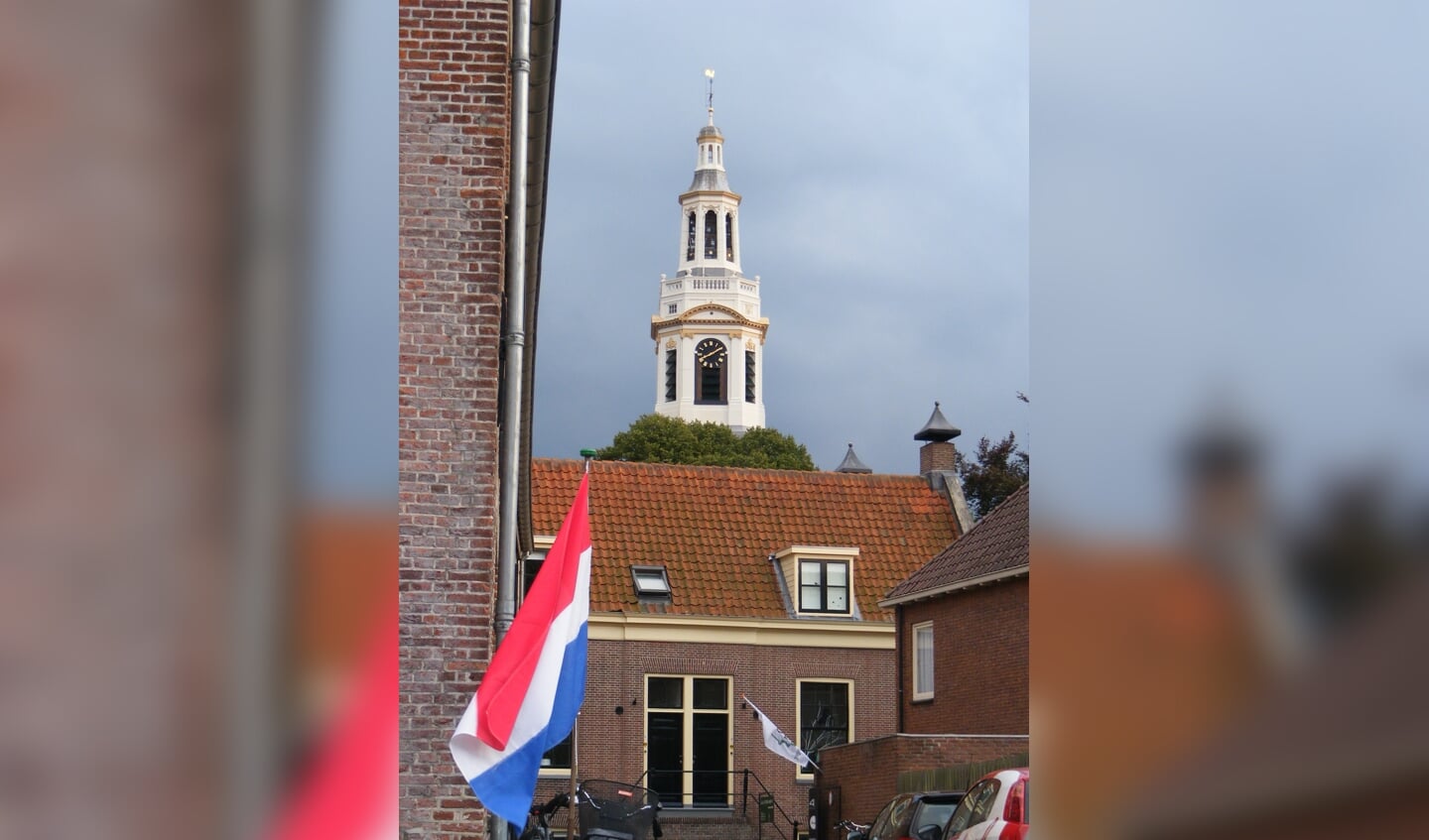 toren en Nederlandse vlag