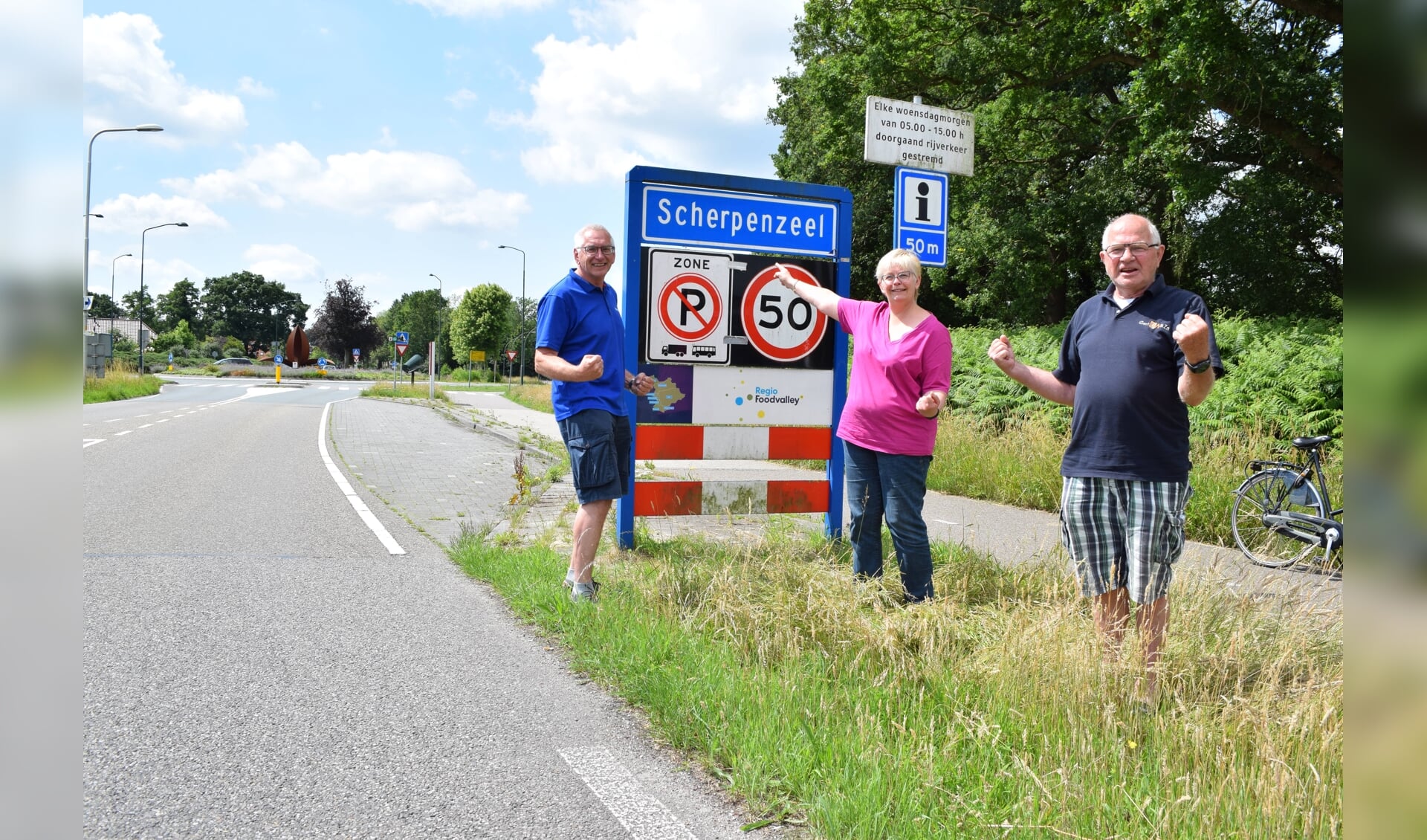 Van links naar rechts Jaap van Donselaar, Marianne Krens en Cees Vonk: ,,In het dorp horen we de verontwaardiging.