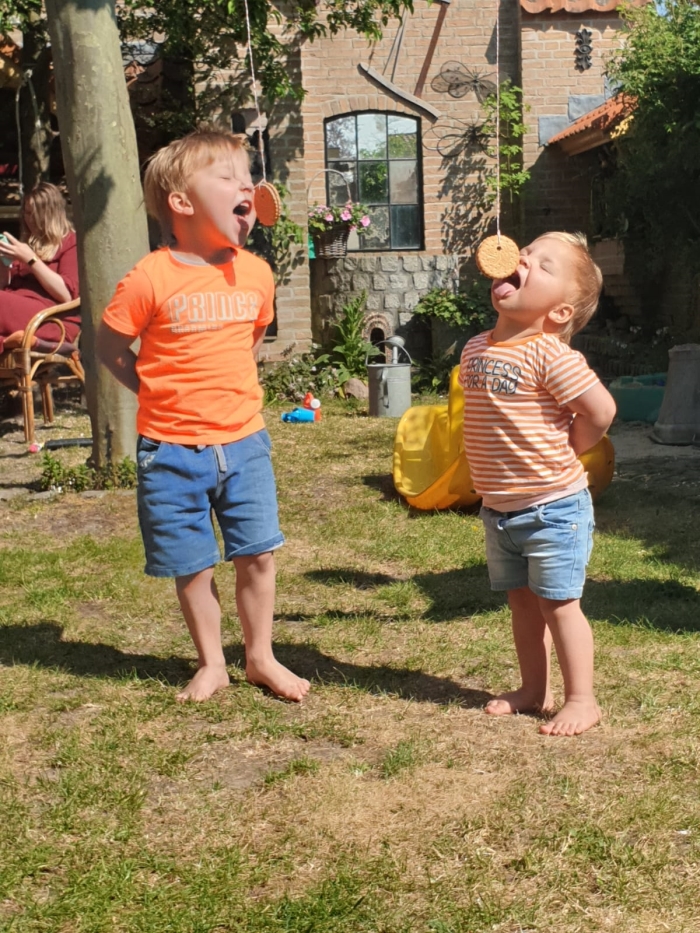 Jake en Elena Scholtus koekhappen