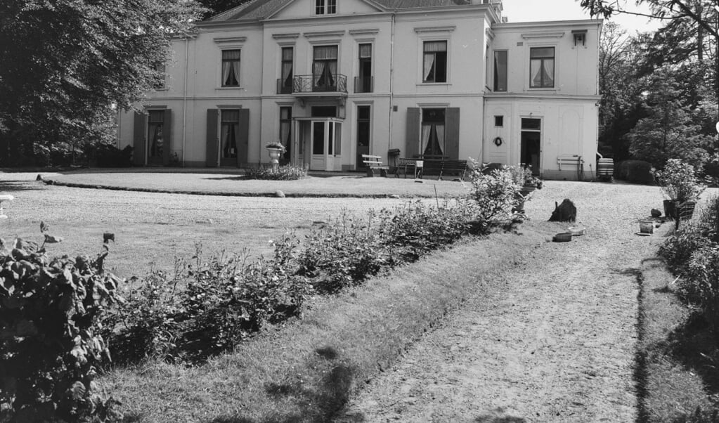 Het hoofdkwartier van de Nederlandsche Landwacht was gevestigd in Villa Bloemenheuvel. 