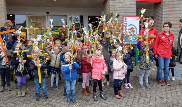 De Palmpasenoptocht is een traditie bij de winkel in Achterveld, maar kan dit jaar niet gehouden worden.