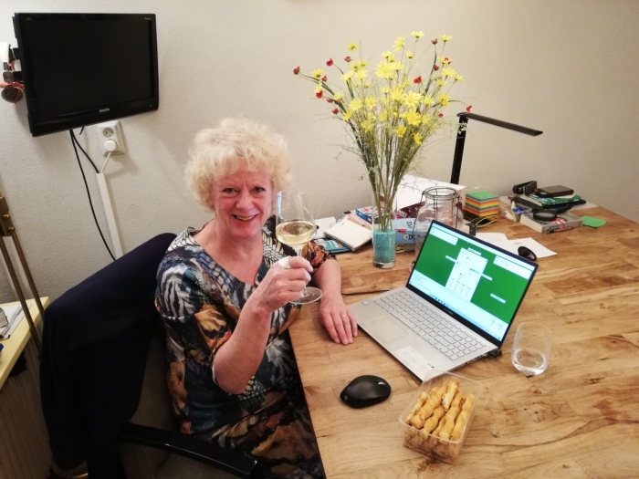 Ook voorzitter Annelies de Ruiter geniet weer met volle teugen van het bridge.