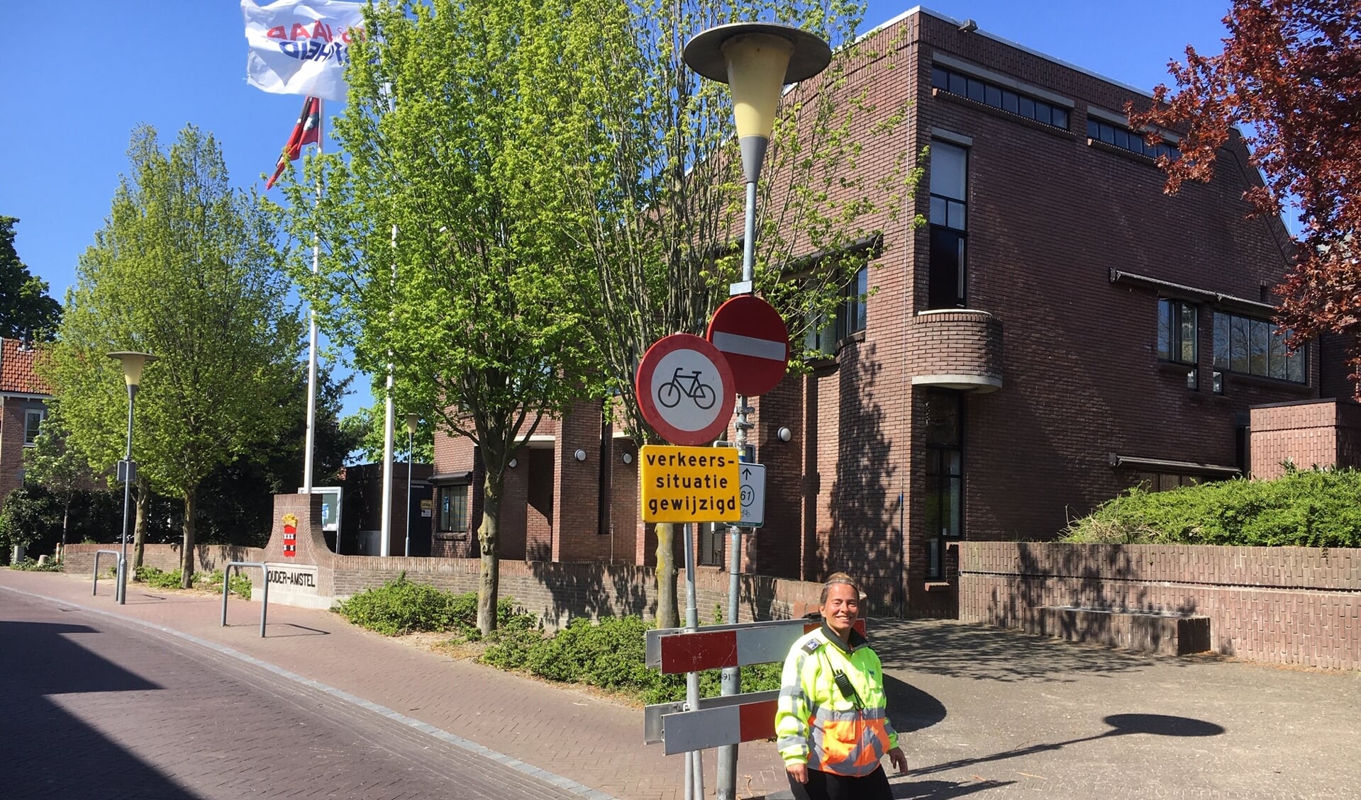 Dorpsstraat: eenrichtingsverkeer voor fietsers, afsluiting voor wielrenners in het weekend