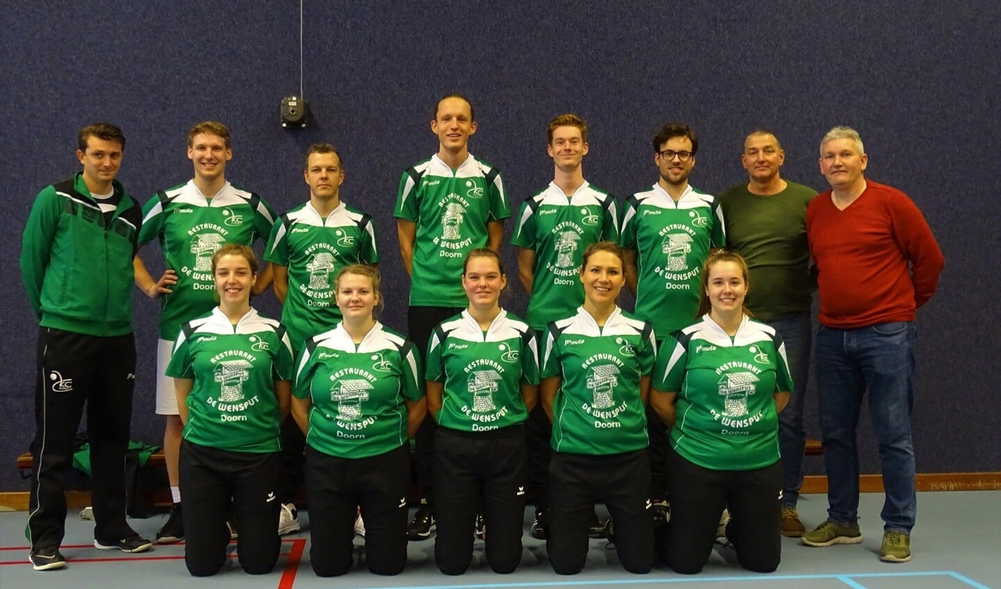 KCD poseert samen met de Hoofdsponsor de Wensput