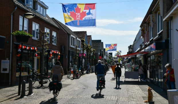<p>Archieffoto uit 2020 van het winkelcentrum in Putten.</p>