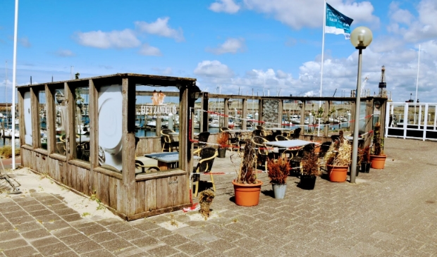 <p>Ondernemers aan de kust staan de springen om weer open te mogen.</p>