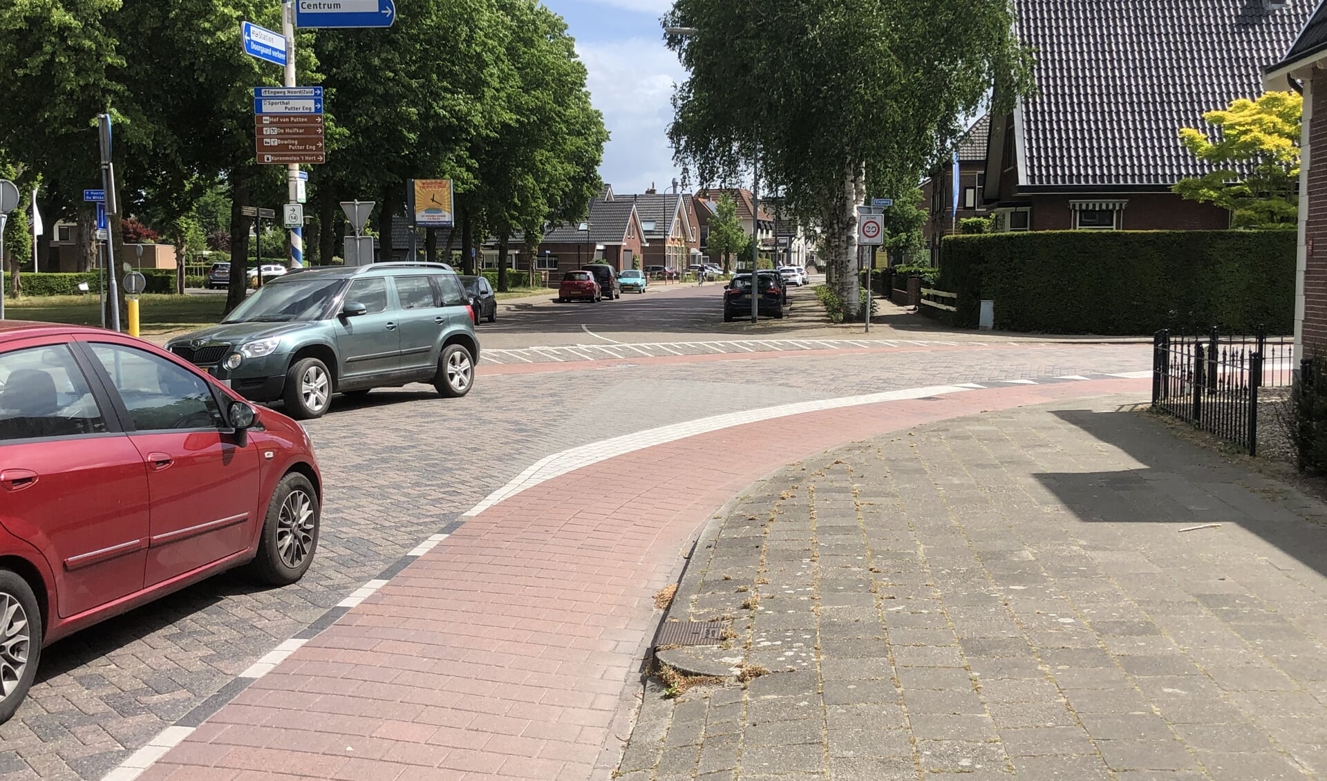 De gemeente gaat de verkeersveiligheid Dorpsstraat-Engweg verbeteren.