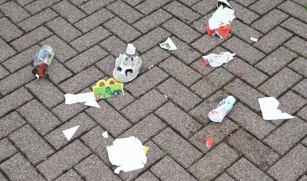 <p>Als jongeren afval op straat gooien, wordt dat ook gerekend tot jeugdoverlast</p>