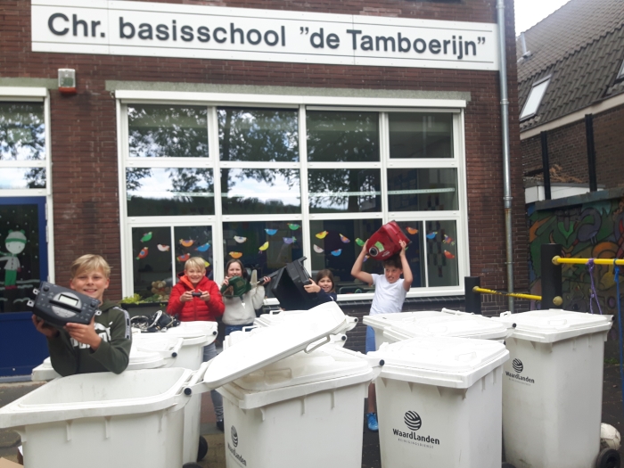 Leerlingen van CBS De Tamboerijn verzamelen ‘alles met een stekker eraan’