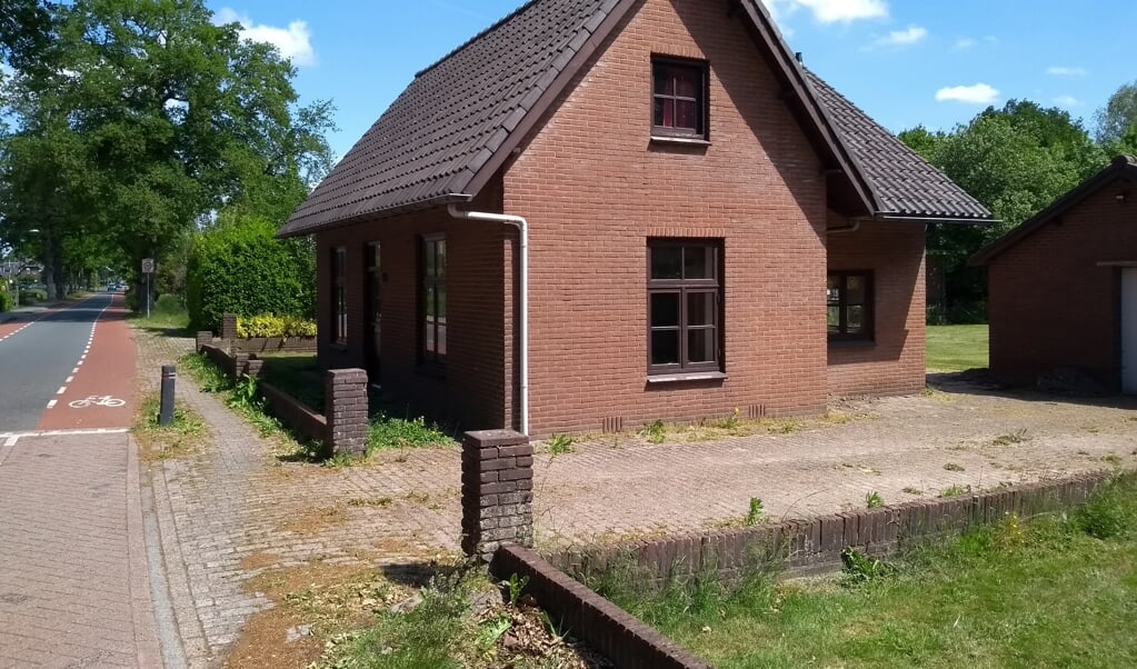 Dit huis aan de Hamersveldseweg maakt plaats voor een twee-onder-één-kapwoning.