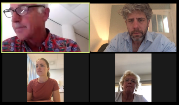 Huisarts Dr. Mus, apotheker Mark Slager, praktijkondersteuner Liesbeth de Vries en mevrouw Streun in een videocall.