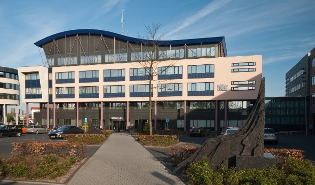 <p>Het stadhuis moet worden aangesloten op het warmtenet</p>