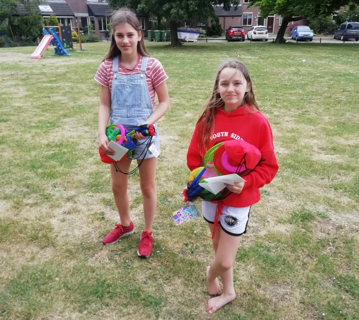 Amber en Lorena, winnaars fotochallenge